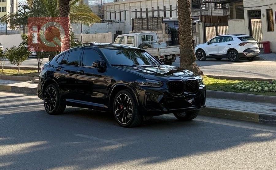 بی ئێم دەبڵیو X4